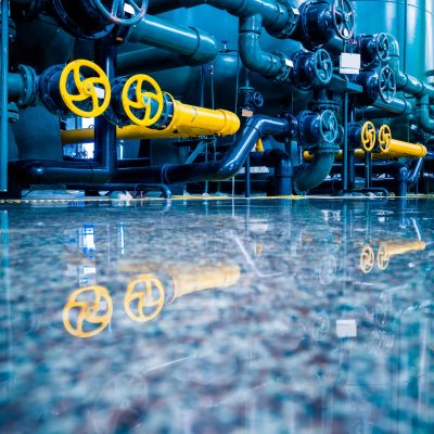 steel-pipelines-and-cables-in-plant-min